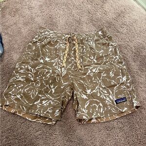 Patagonia Men's tan Brown outdoorsy shorts Swim Trunks shorts